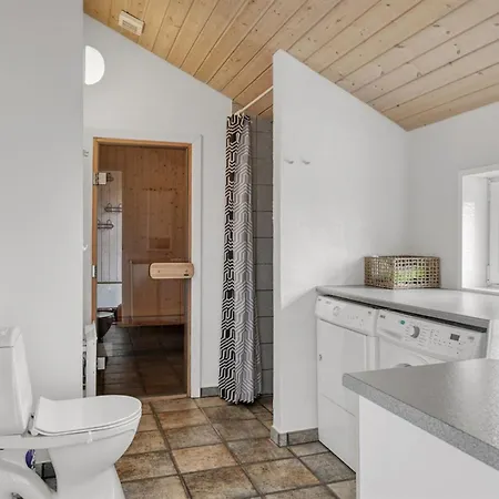 Aderice - 1-6km From The Sea By Interhome